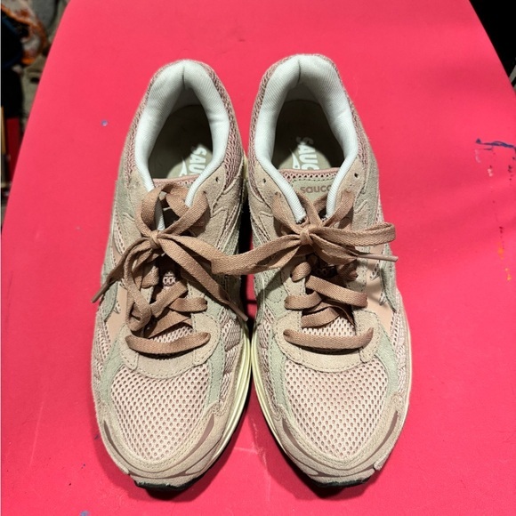 Saucony Shoes - Pink Saucony ProGrid Omni 9 Premium Sneaker Men’s 8/Women’s 9.5